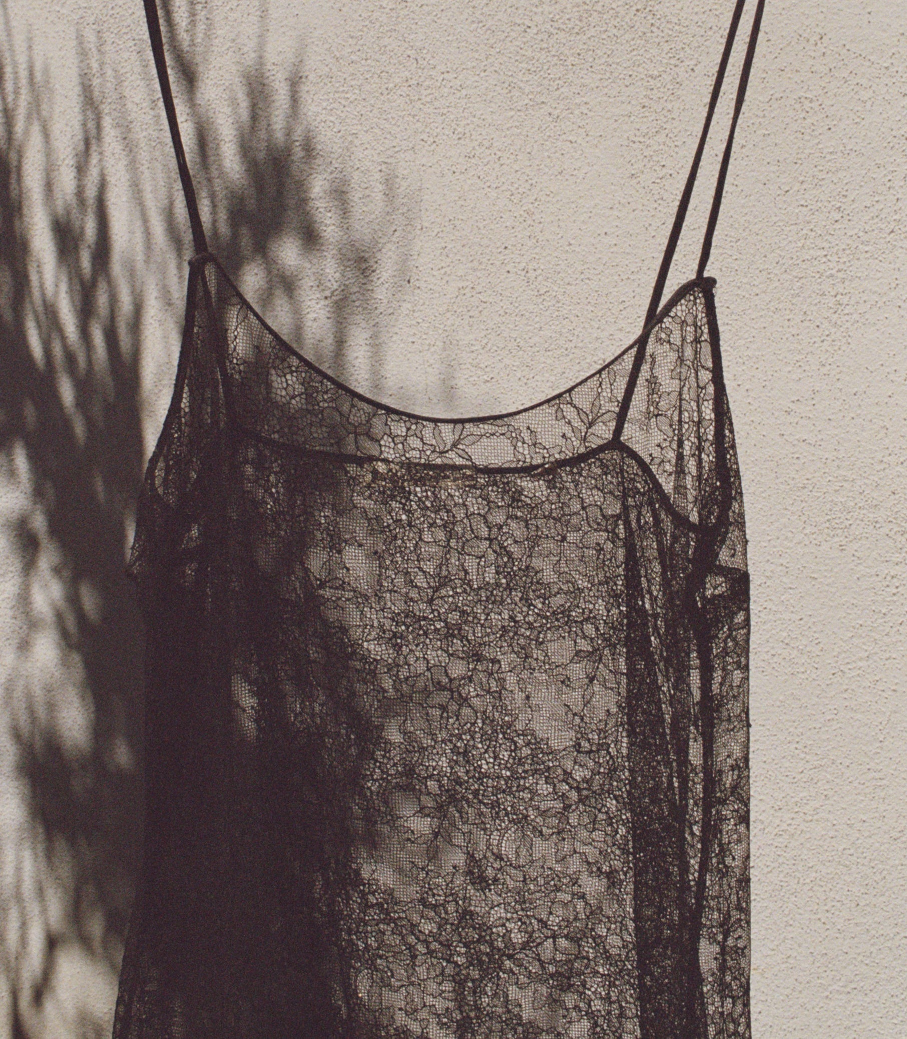 AMEDINE SLIP -- BLACK