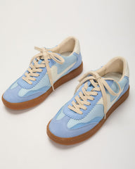 Right Catch Sneakers