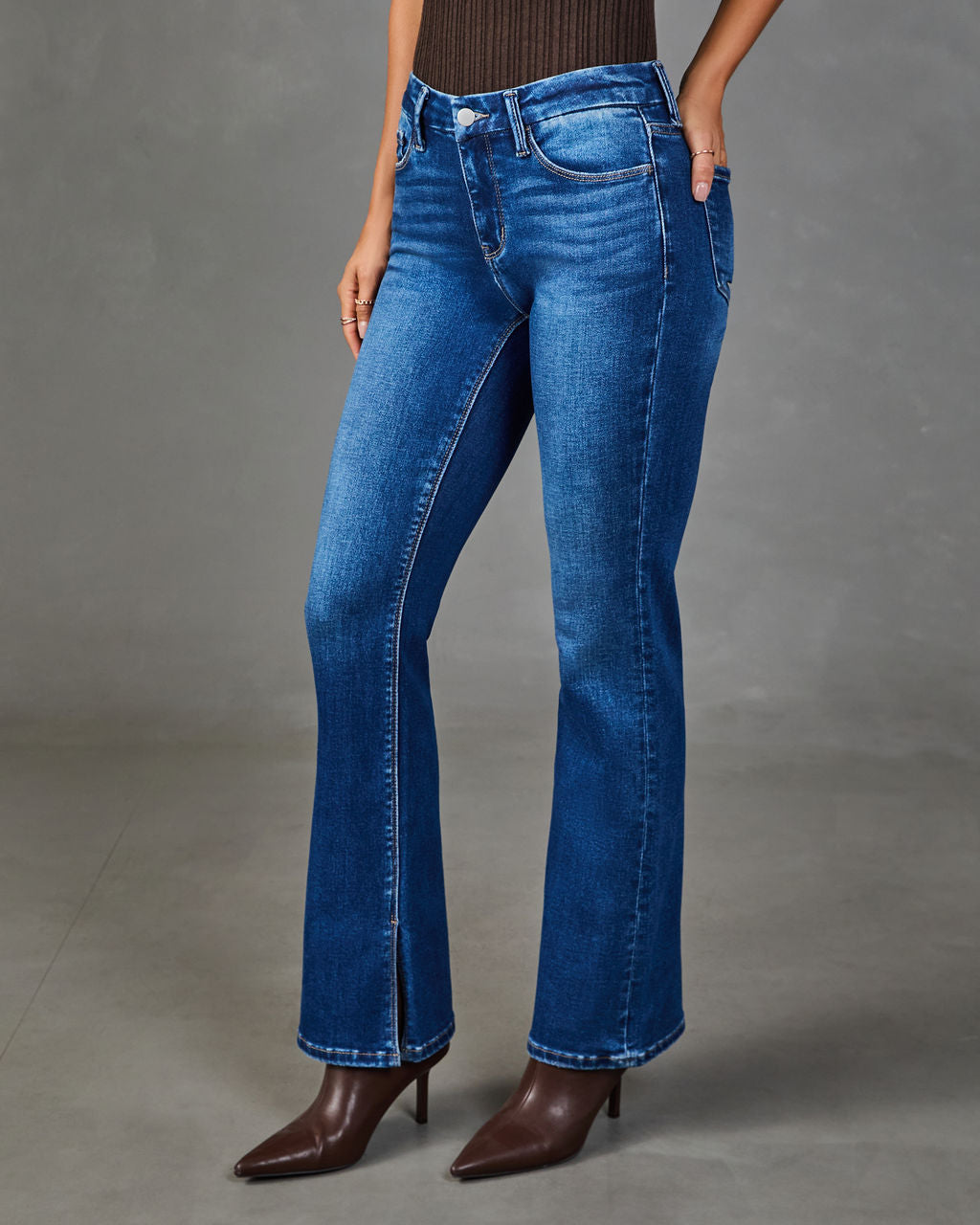Model Off Duty Super Stretch Mid Rise Straight Leg Jeans