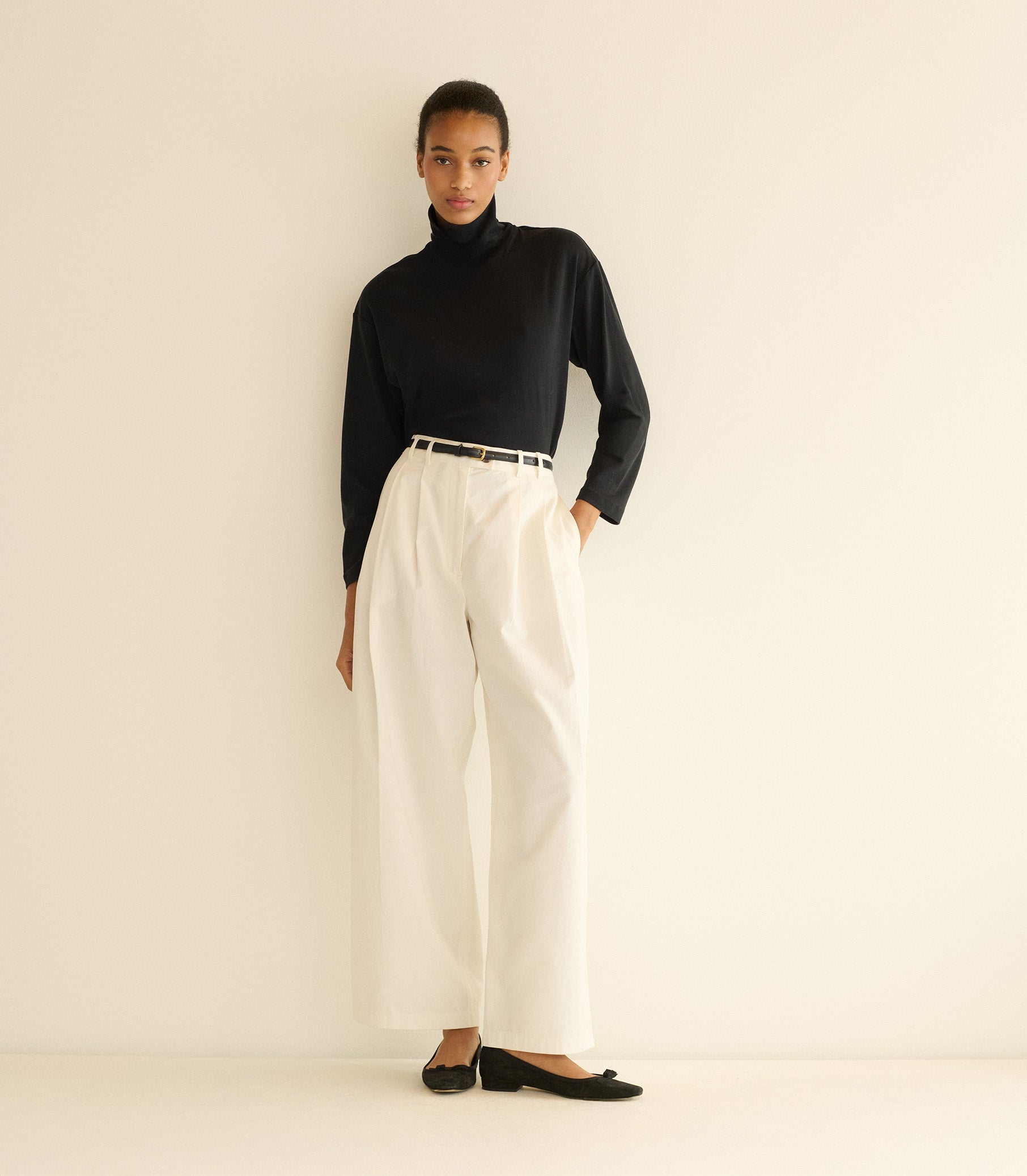 HAWTHORN TURTLENECK -- BLACK