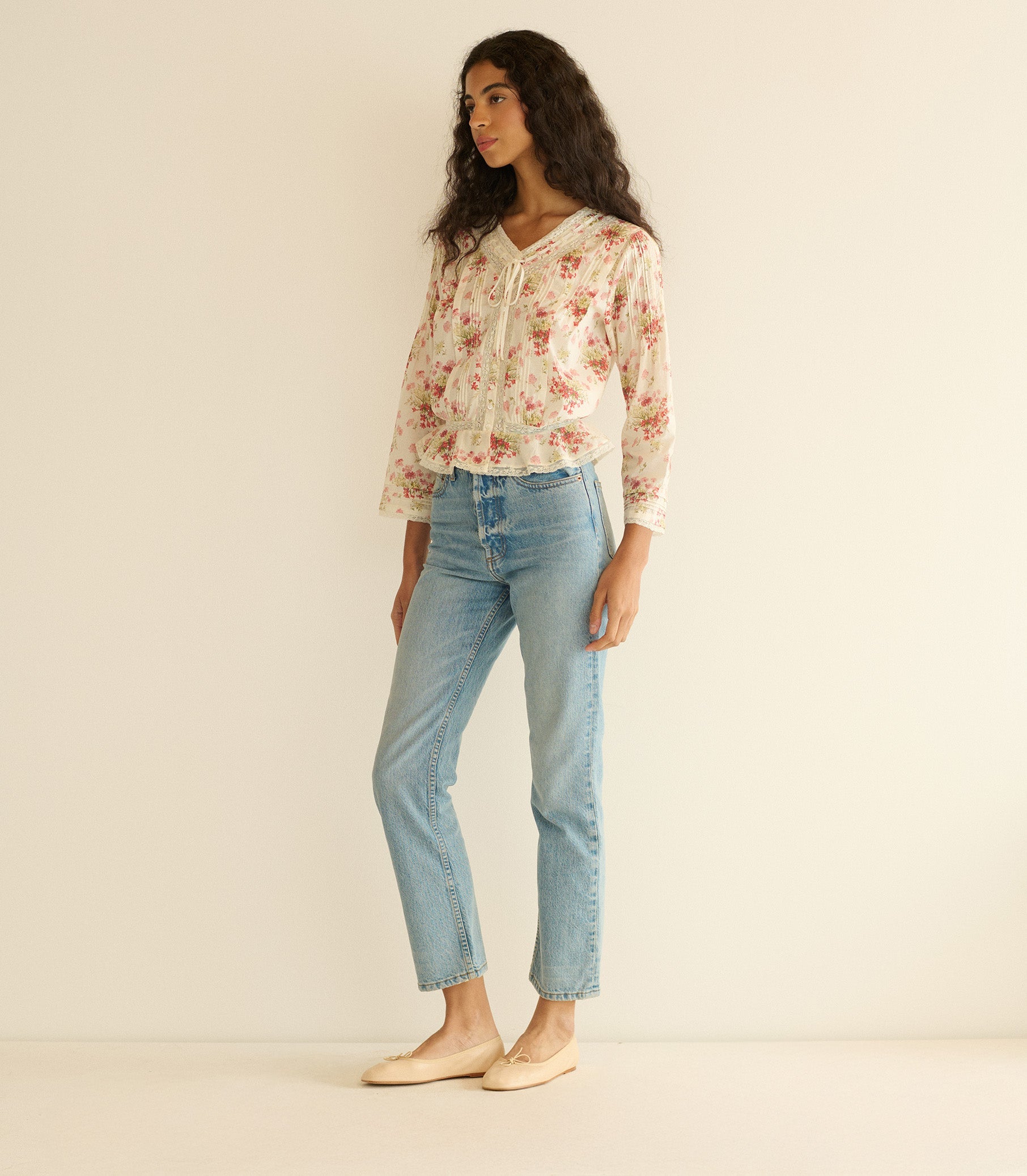 HILLOCK TOP -- IVORY LANTANA FLORAL