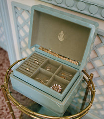 DÔEN & TROVE MINI TRUNK -- MINT GREEN